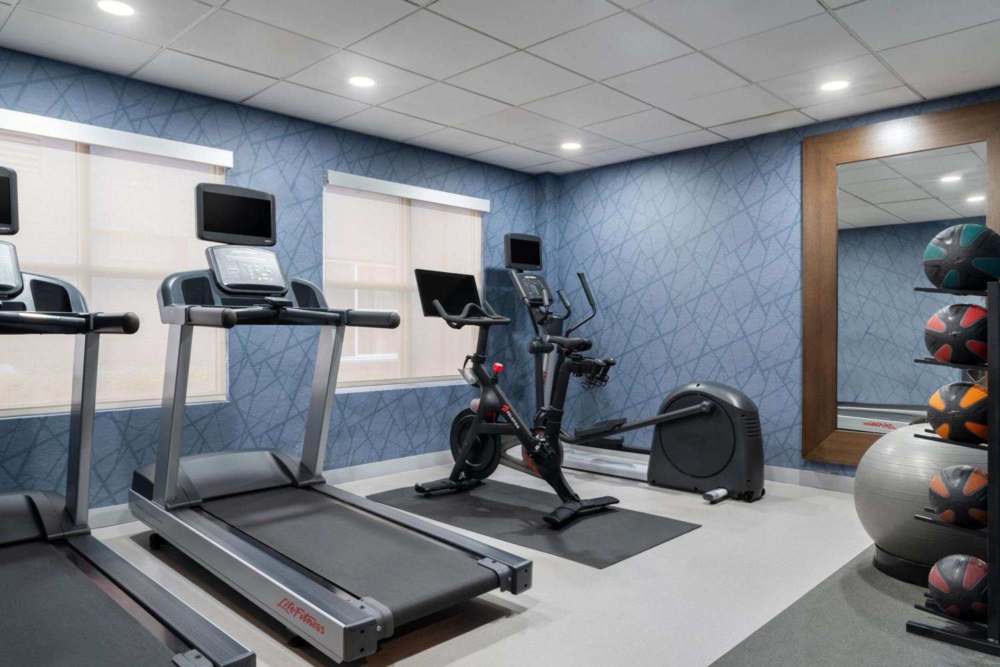 Homewood Suites By Hilton Chester Exteriör bild